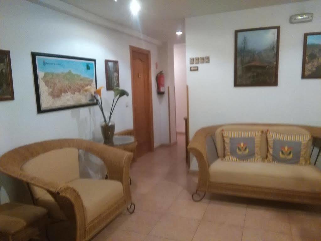 Hospedaje Torreon Onís Esterno foto
